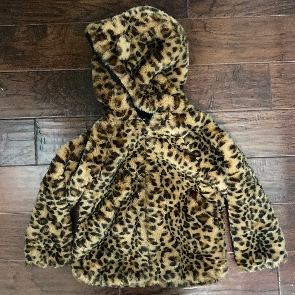 Adorable fuzzy girls jacket. Great condition.